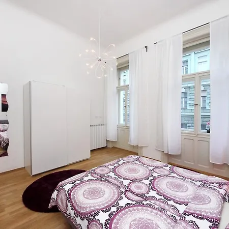 Manesova Apartment *